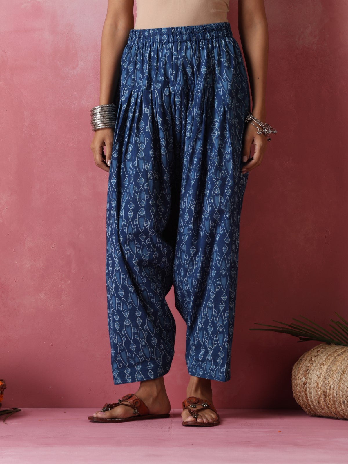 Kosi - Fun fish print kurta and pant coord set