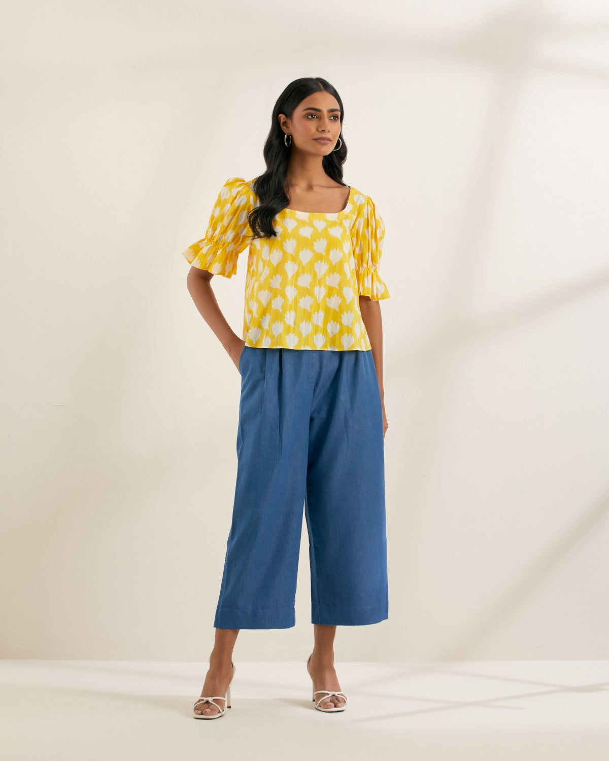SUNSHINE- Yellow top with puff sleeves