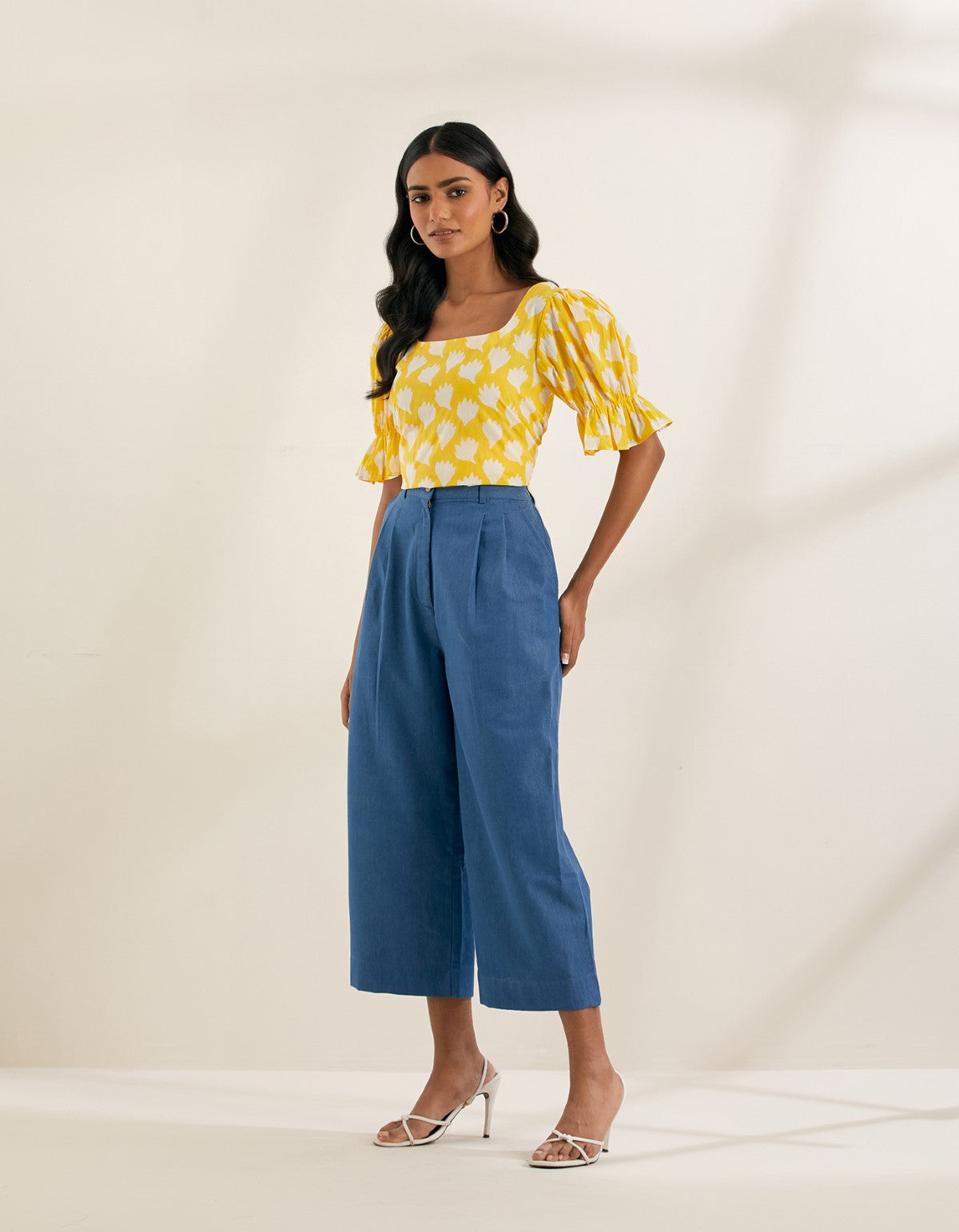 SUNSHINE- Yellow top with puff sleeves