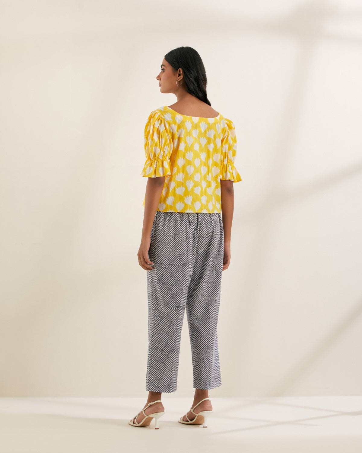 SUNSHINE- Yellow top with puff sleeves