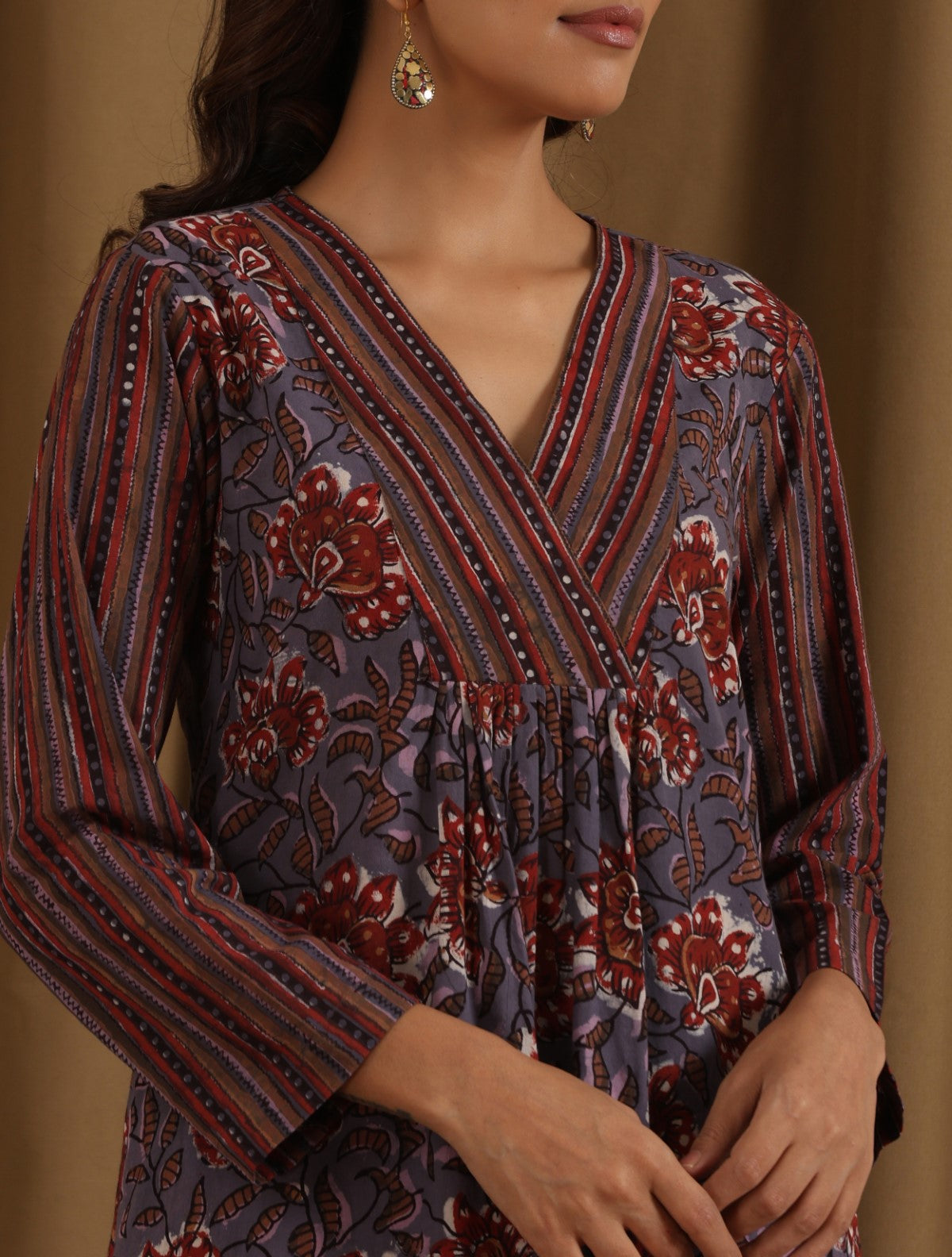 Jamun- Purple floral stripes kurta set with yoke