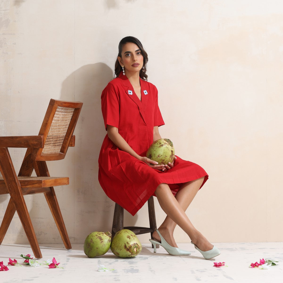 Thalia - Red pleated dress with flower embroidery