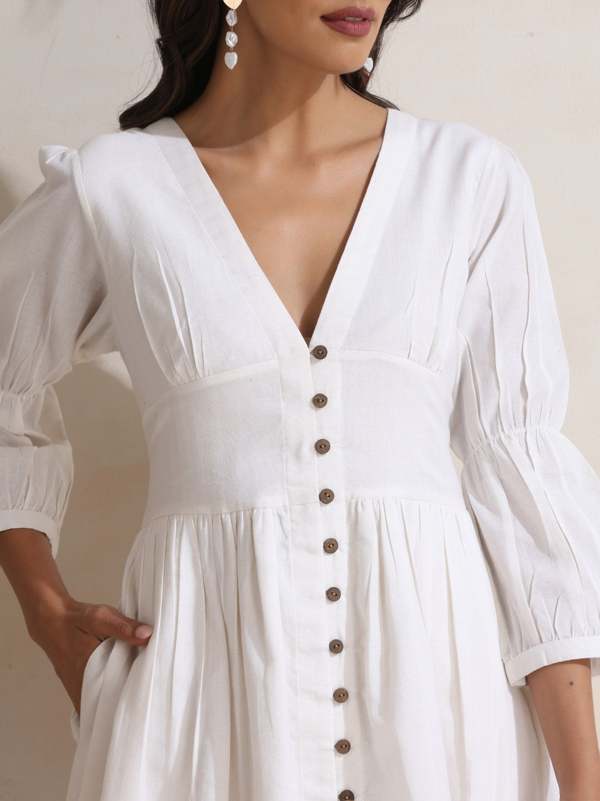 Nympha - Dreamy deep neck dress