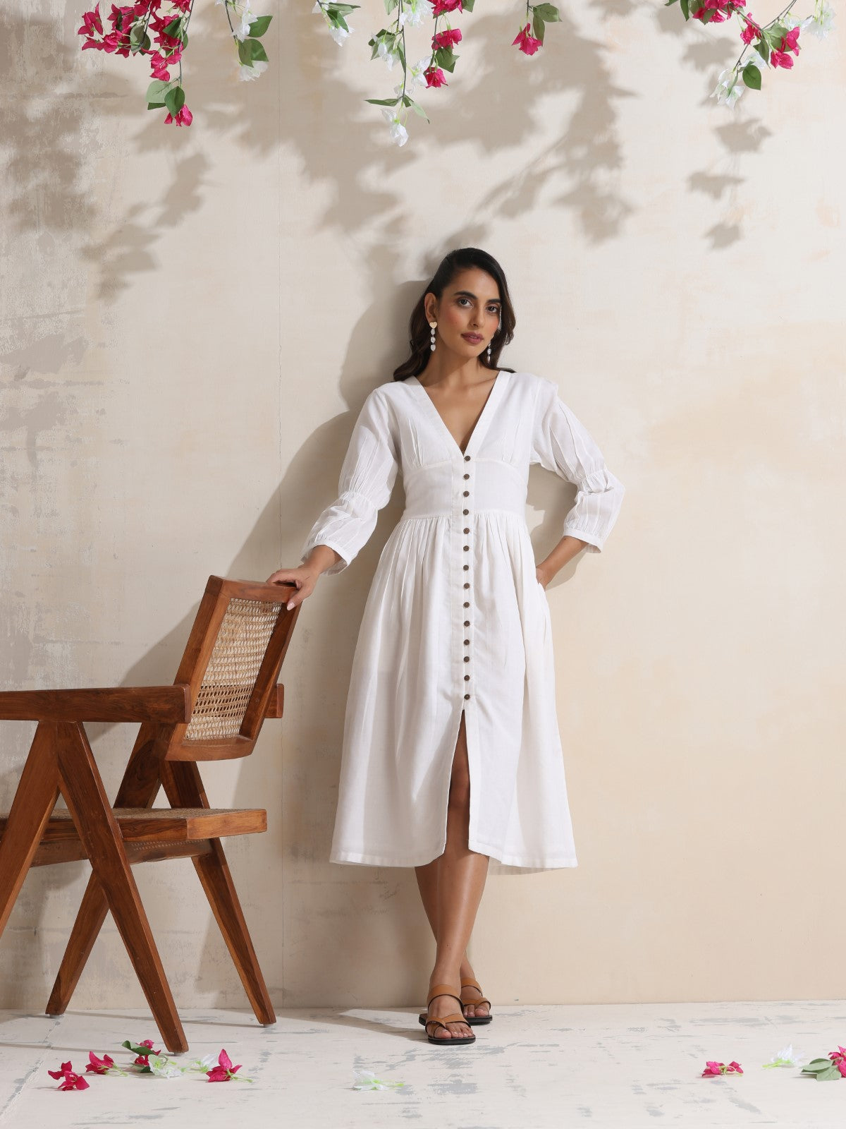 Nympha - Dreamy deep neck dress