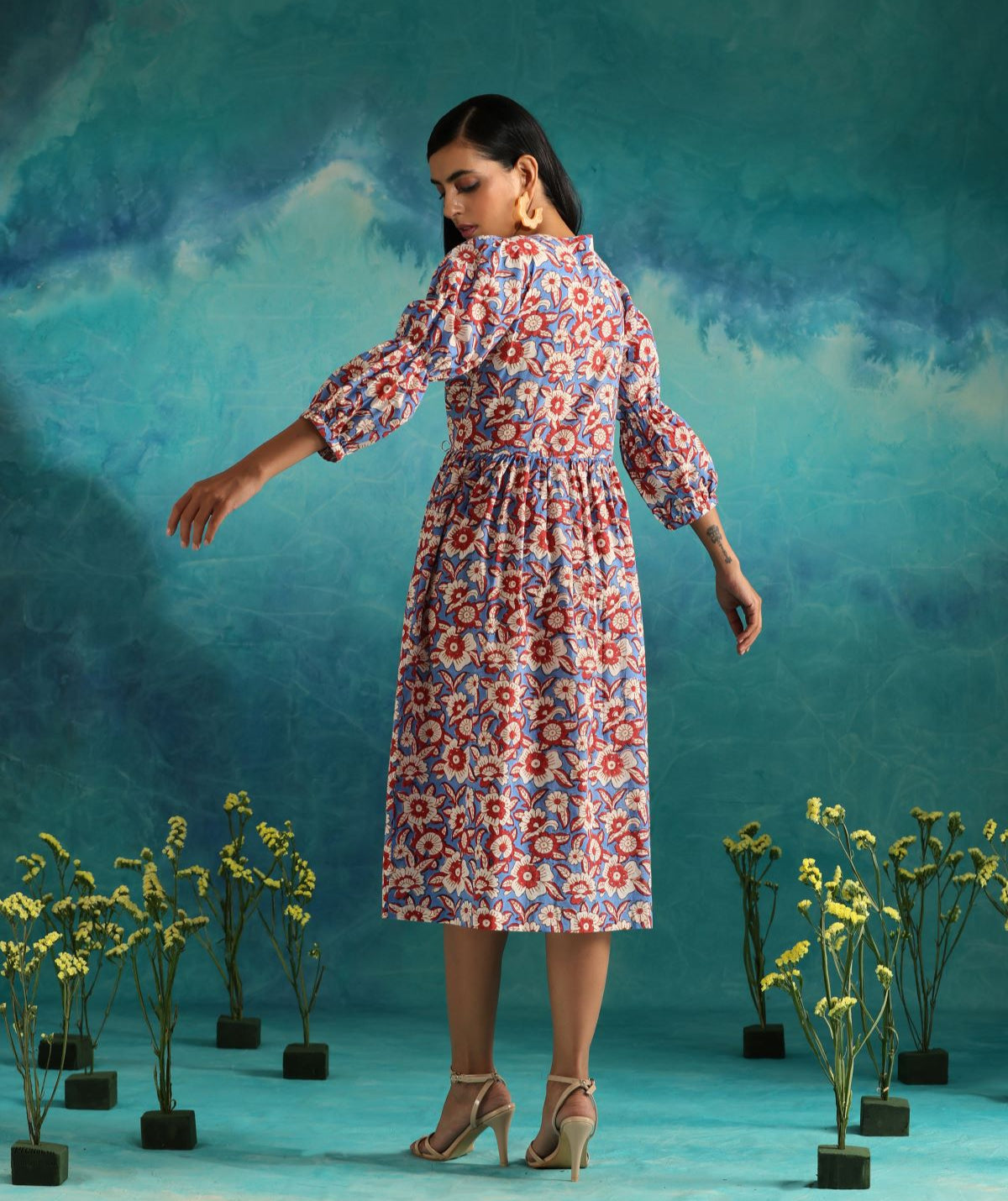 Floral fields- Deep neck floral dress with flouncy sleeves