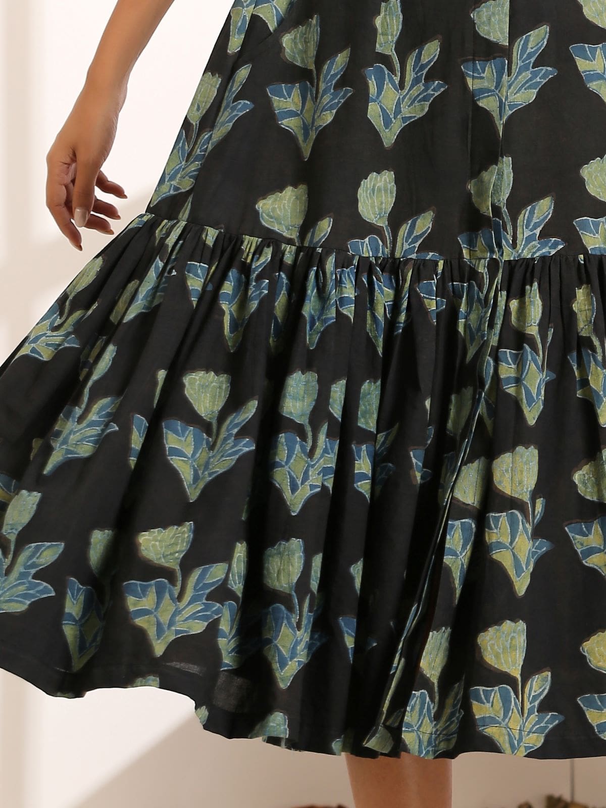 Black big floral pleated dress- SAMPLE SALE