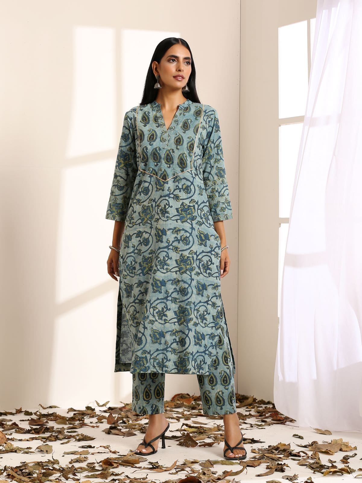 Blue paisley and floral straight kurta ONLY- SAMPLE SALE