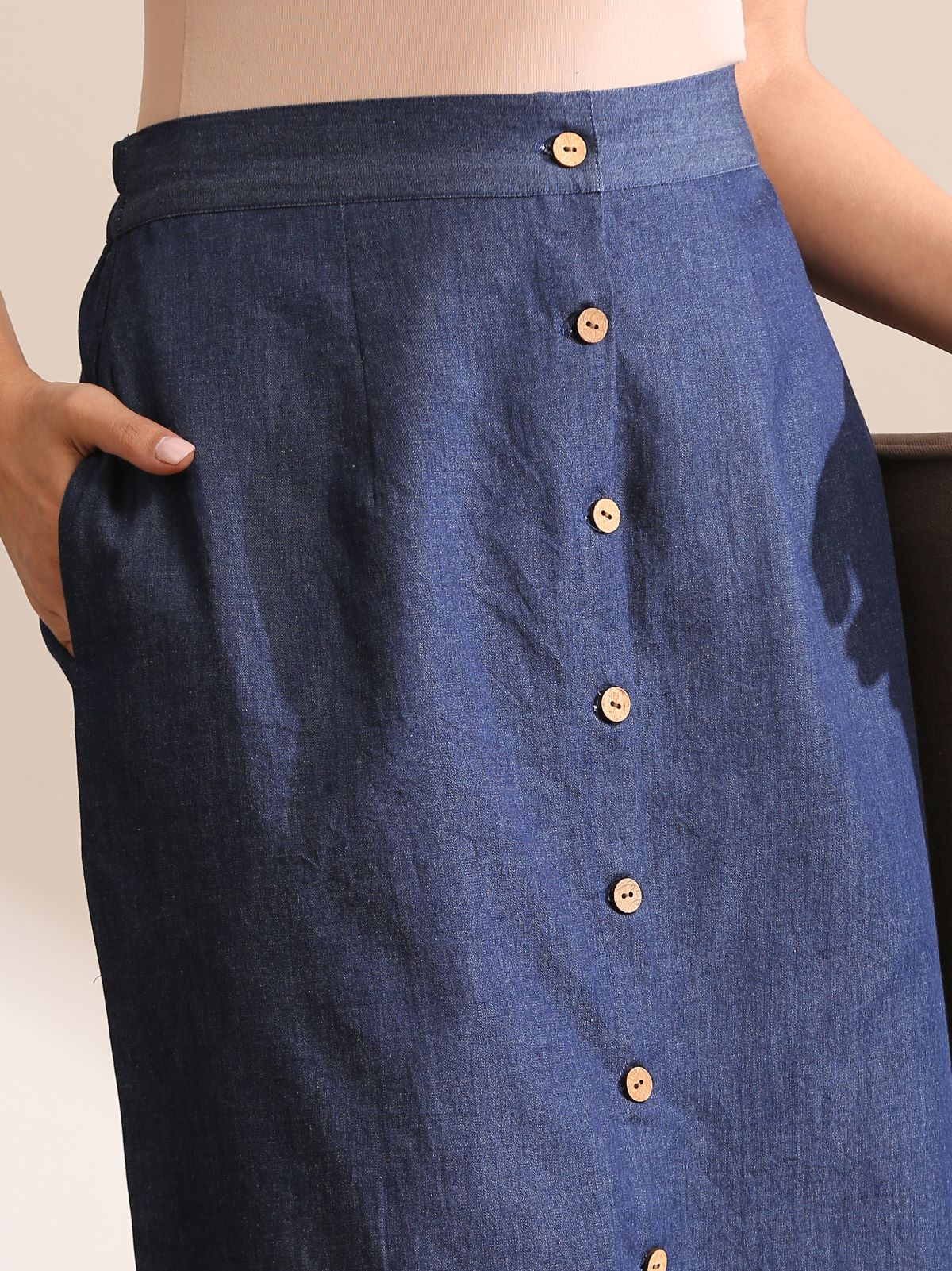 Basic - Dark denim skirt with front buttons