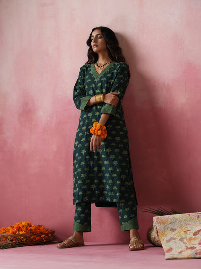 Sheesham - Kurta with subtle zari and chevron patch detailing