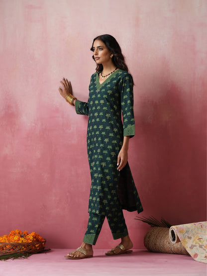 Sheesham - Kurta with subtle zari and chevron patch detailing