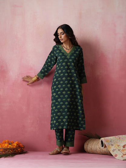 Sheesham - Kurta with subtle zari and chevron patch detailing