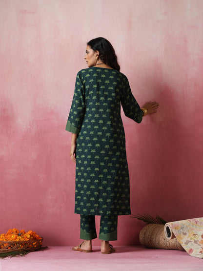 Sheesham - Kurta with subtle zari and chevron patch detailing