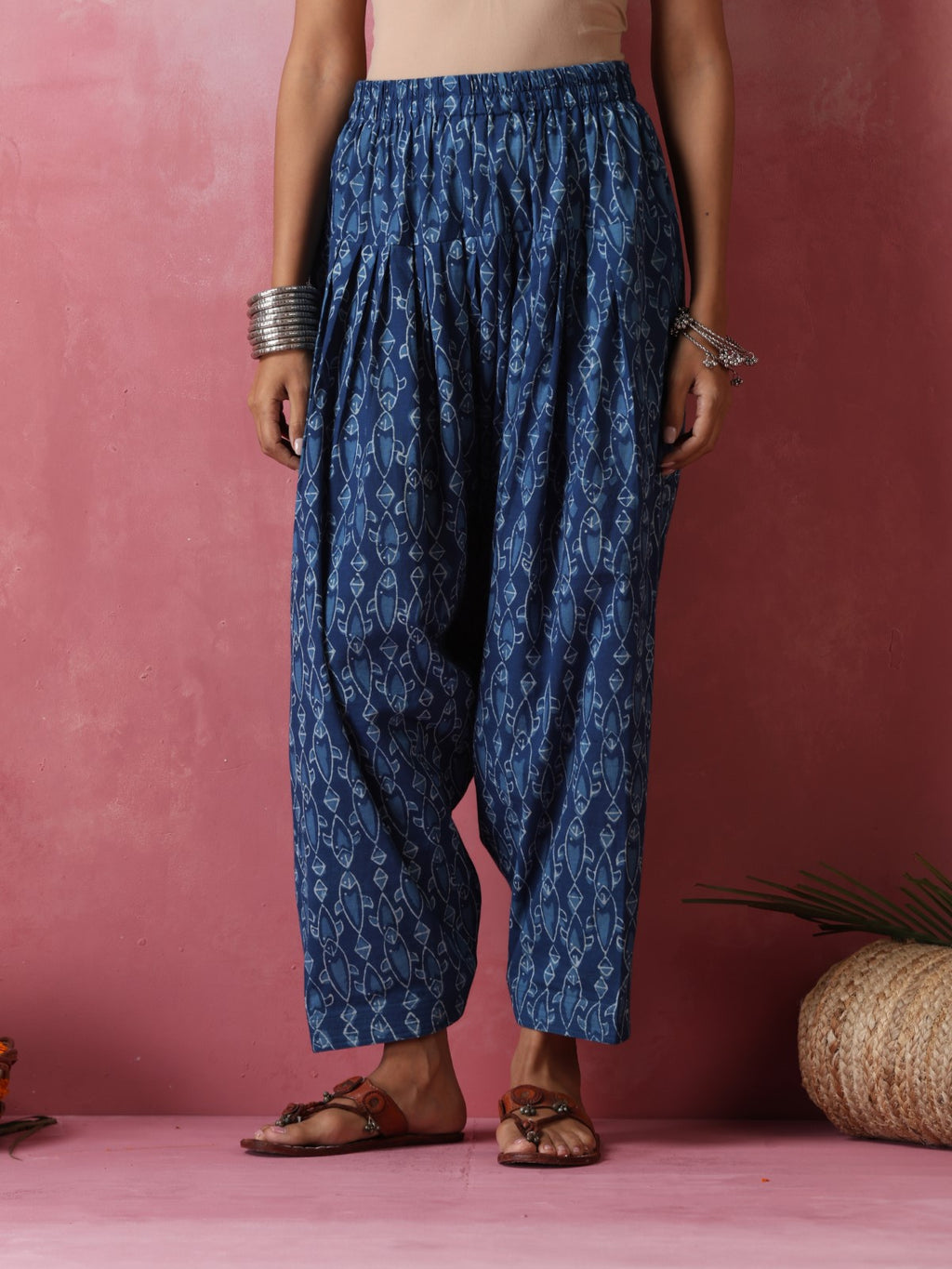 Kosi - Fun fish print kurta and pant coord set