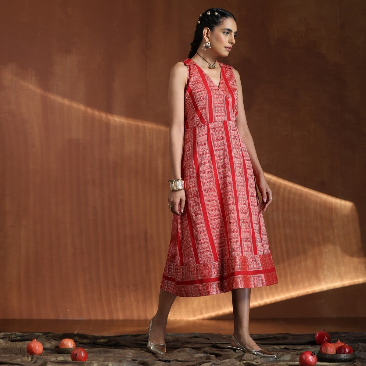 Shahzadi- Red gold sleeveless dress