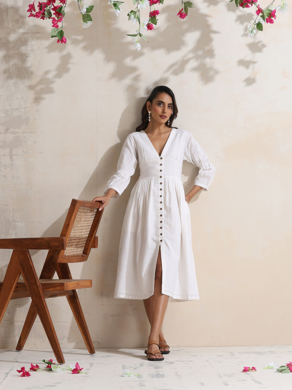Nympha - Dreamy deep neck dress