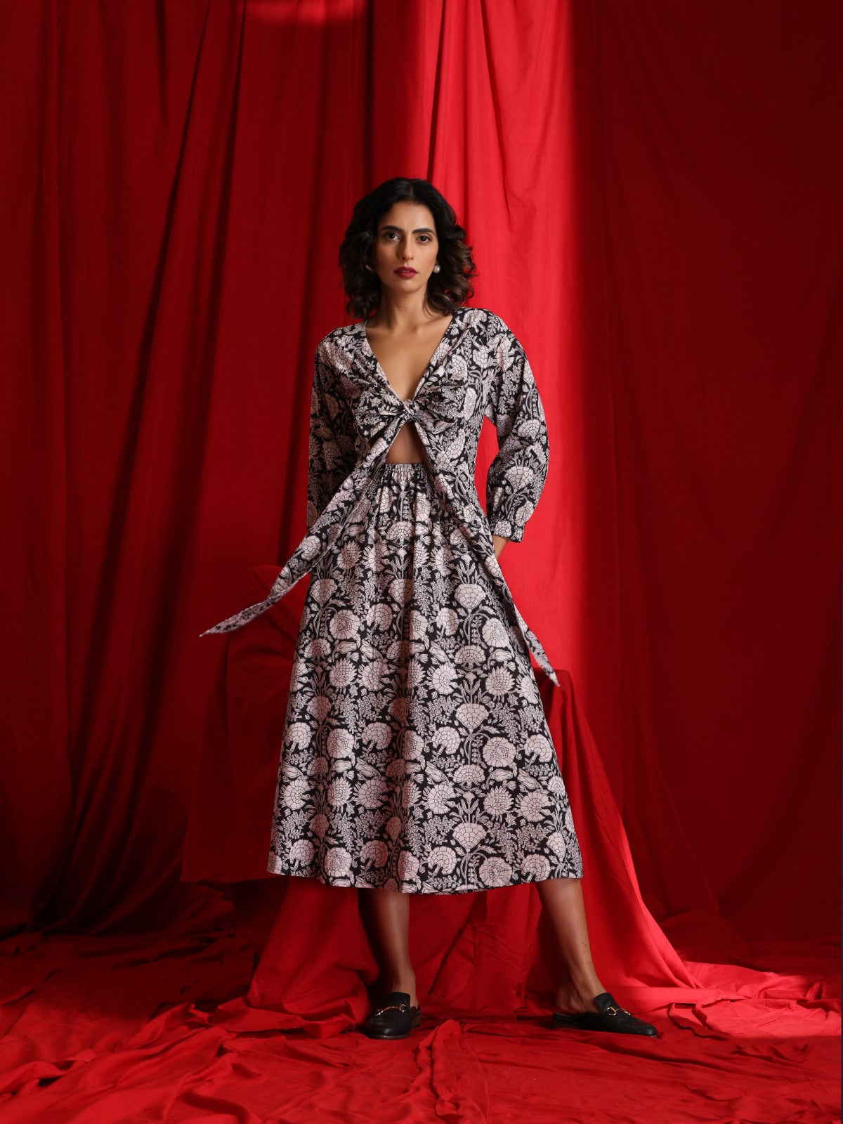 Deep Neck Block Print Dress in Black n White floral Print S