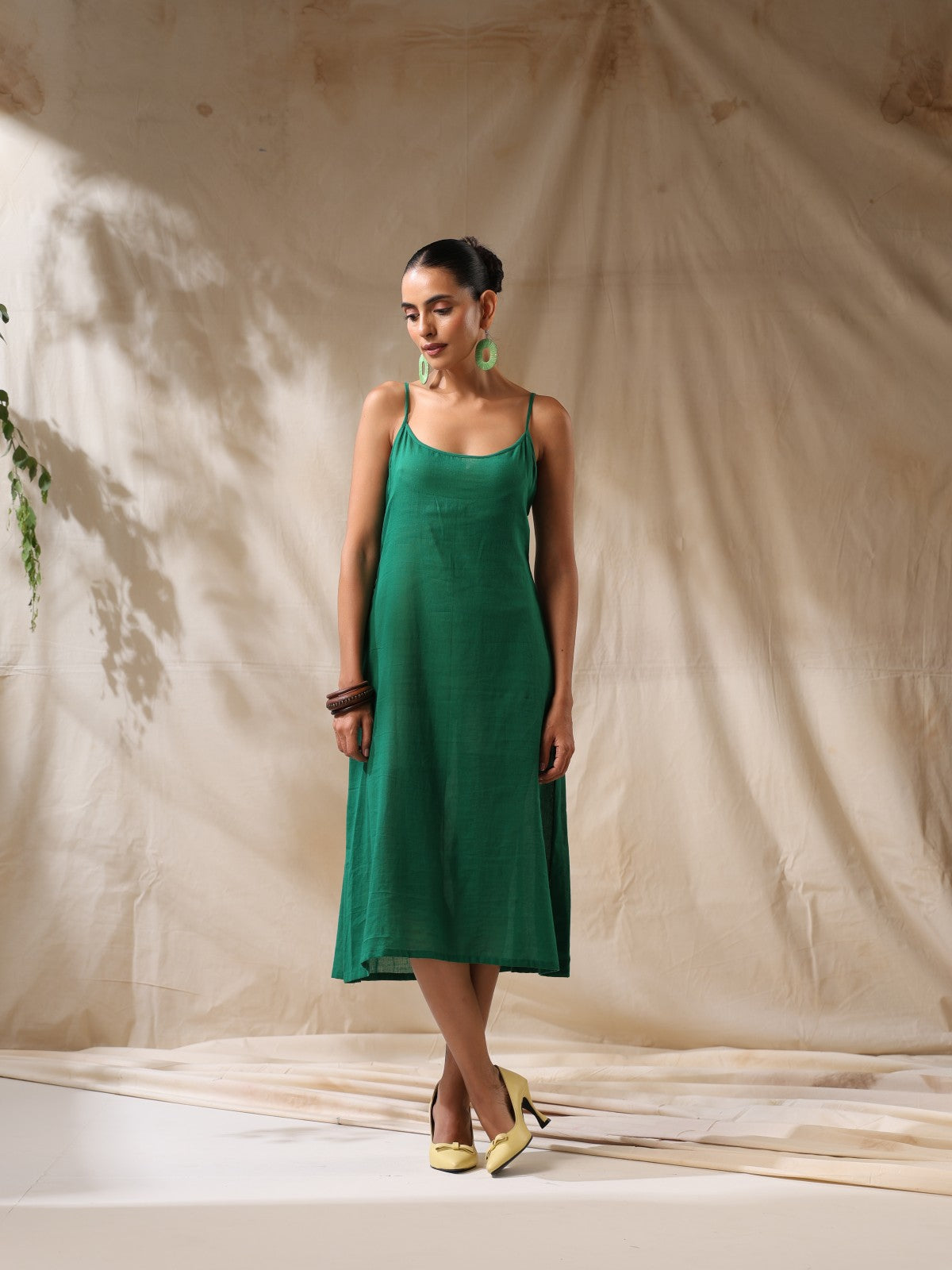 Kairi - Green striped front pleated dress