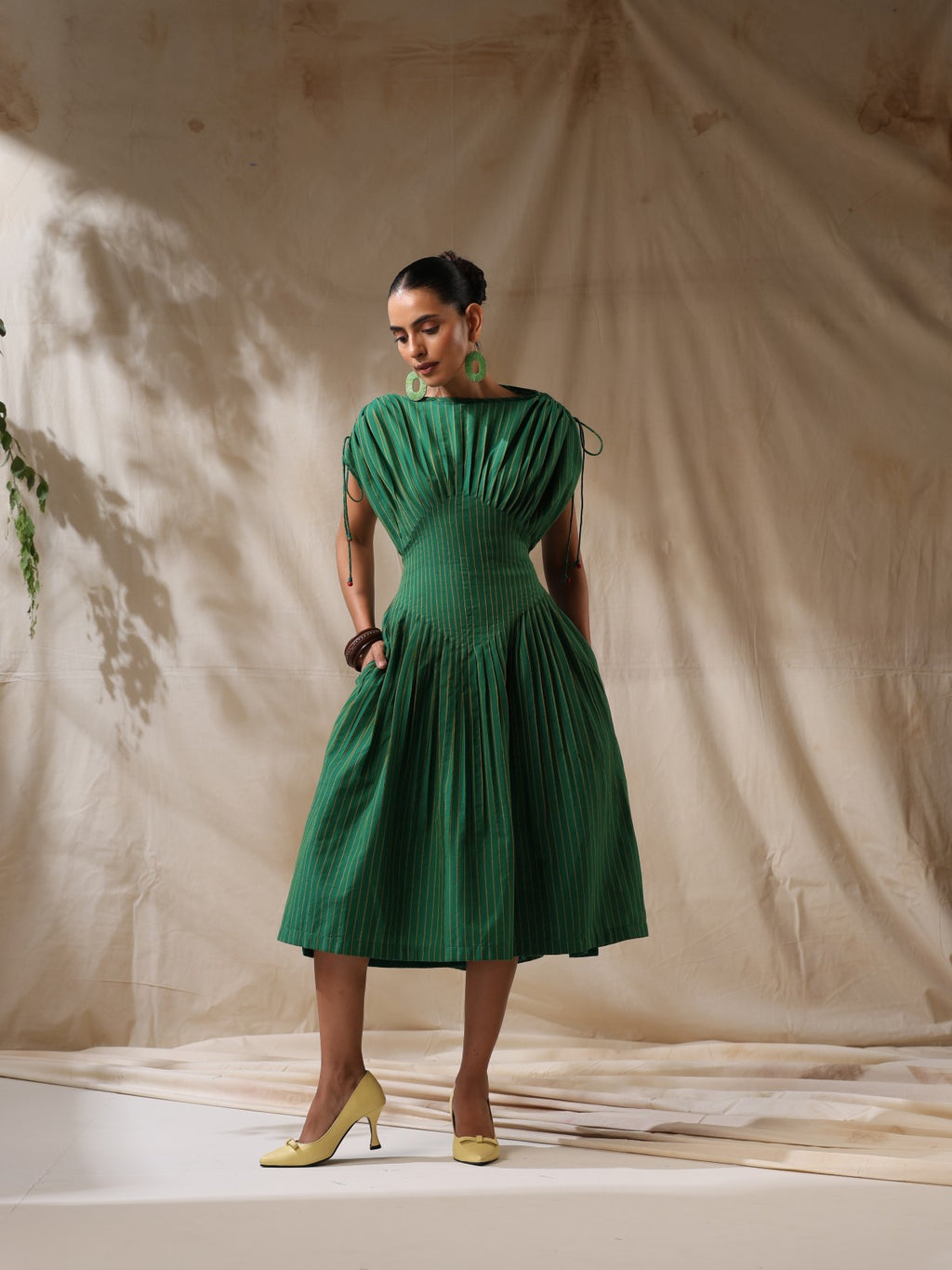 Kairi - Green striped front pleated dress