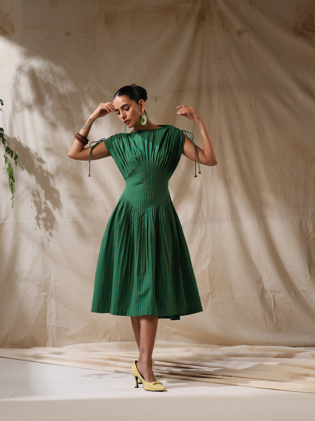 Kairi - Green striped front pleated dress