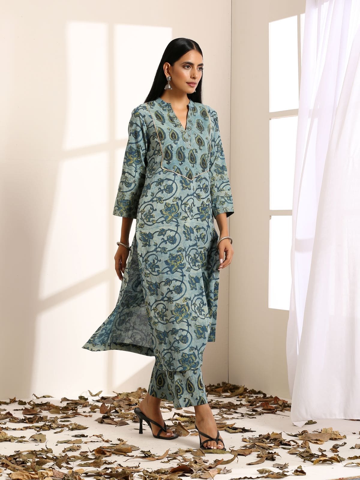 Blue paisley and floral straight kurta ONLY- SAMPLE SALE